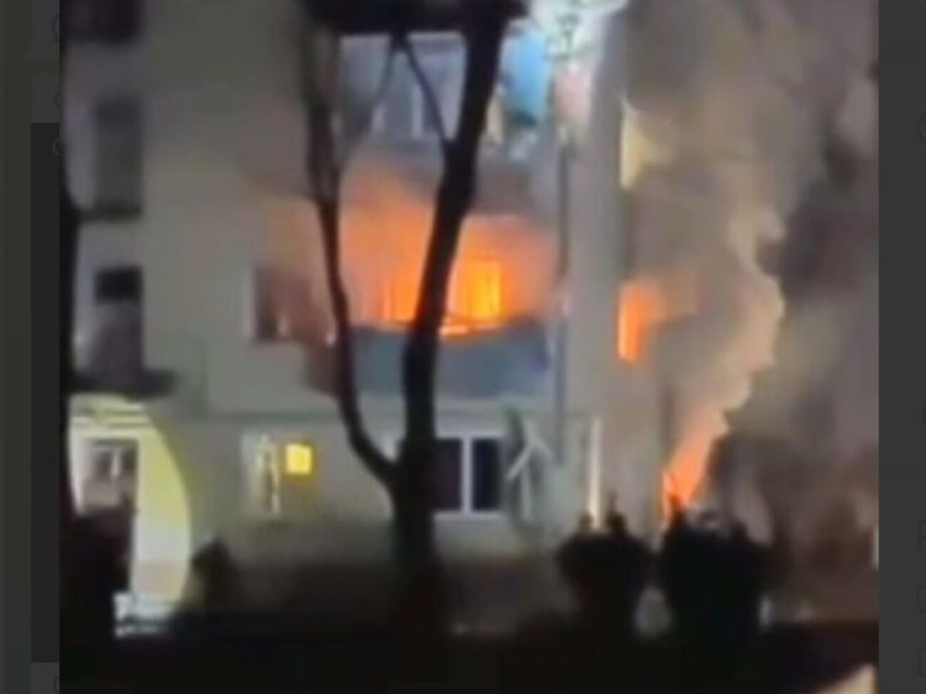 Внаслідок удару в будинку почалася пожежа