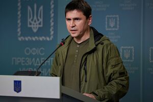 Російським військовим в Україні не місце, зазначив Подоляк