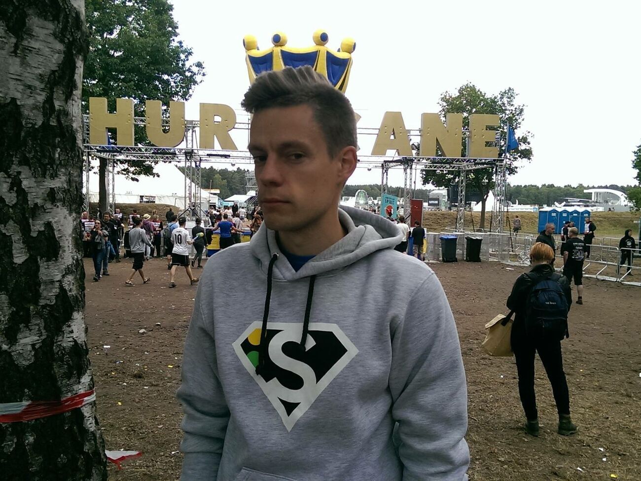 Нагадую Ротенбергам, Тимченку, Абрамовичу, Ернсту, що гідність – це висловити Путіну свою позицію. У багатьох із вас вона збігається з моєю