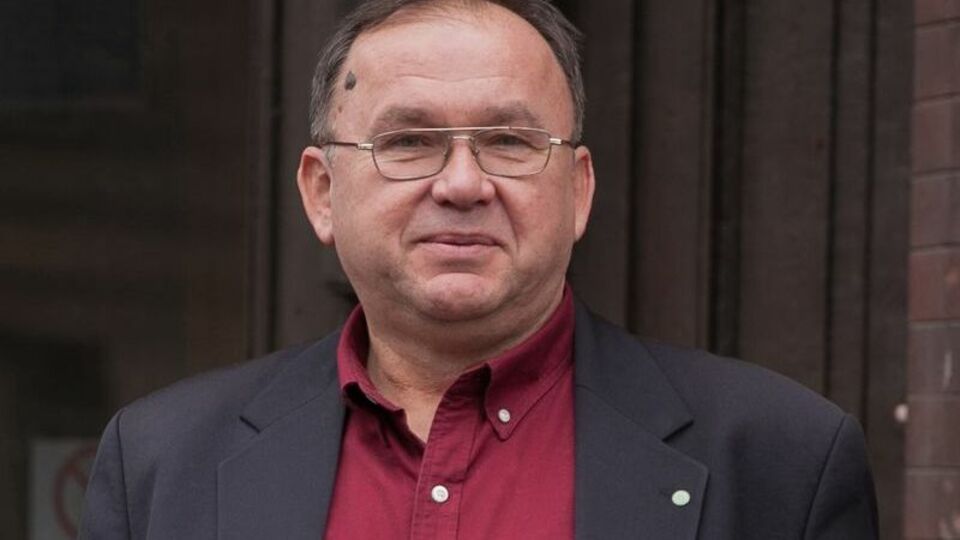 Анісімов заявив, що йому соромно, що росіяни не змогли створити у своїй країні інститути громадянського суспільства, які могли б впливати на рішення влади