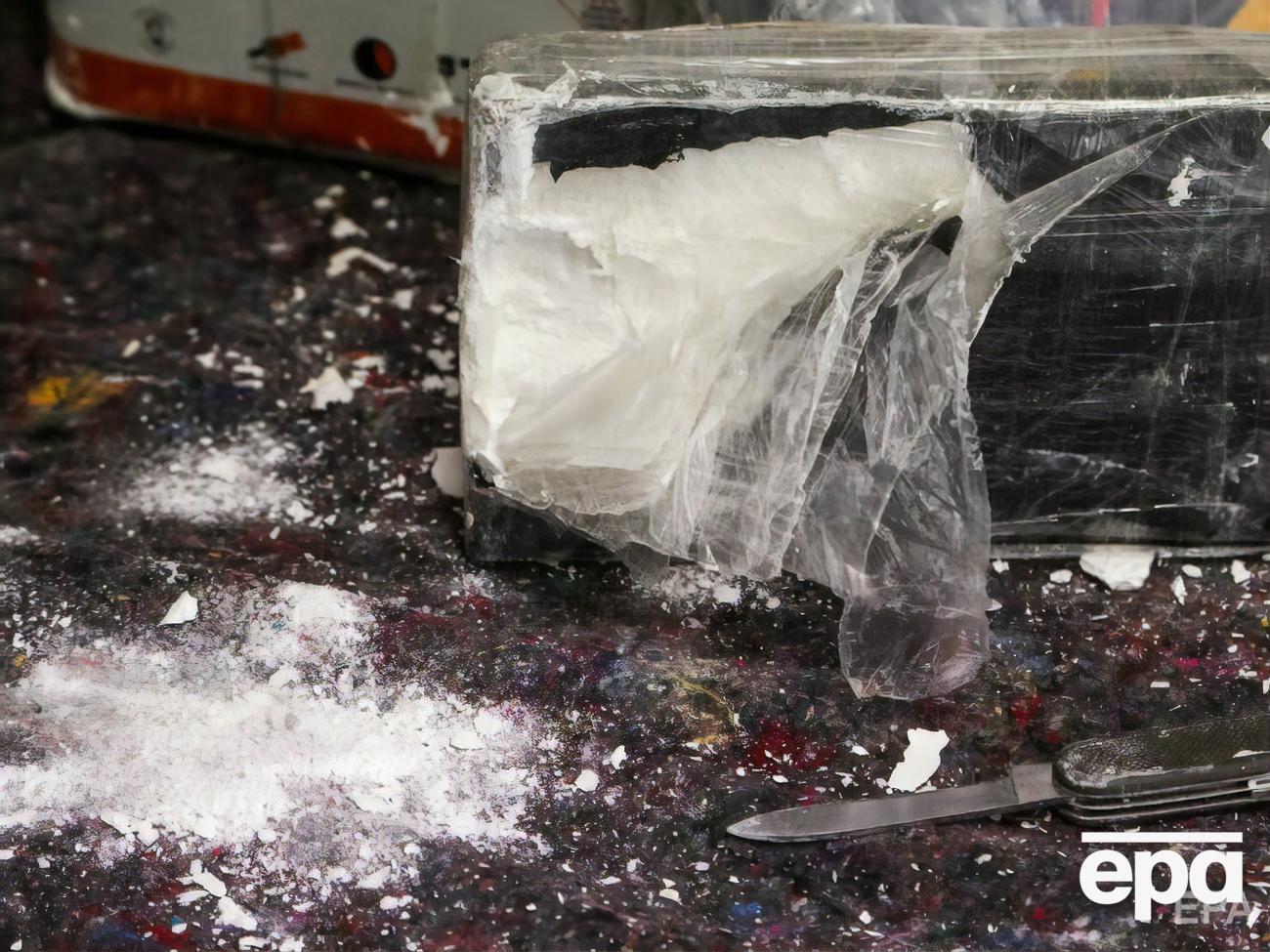 По одной из версий, кокаин испортили специально