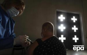 Вакцинация от COVID-19 началась в стране почти год назад