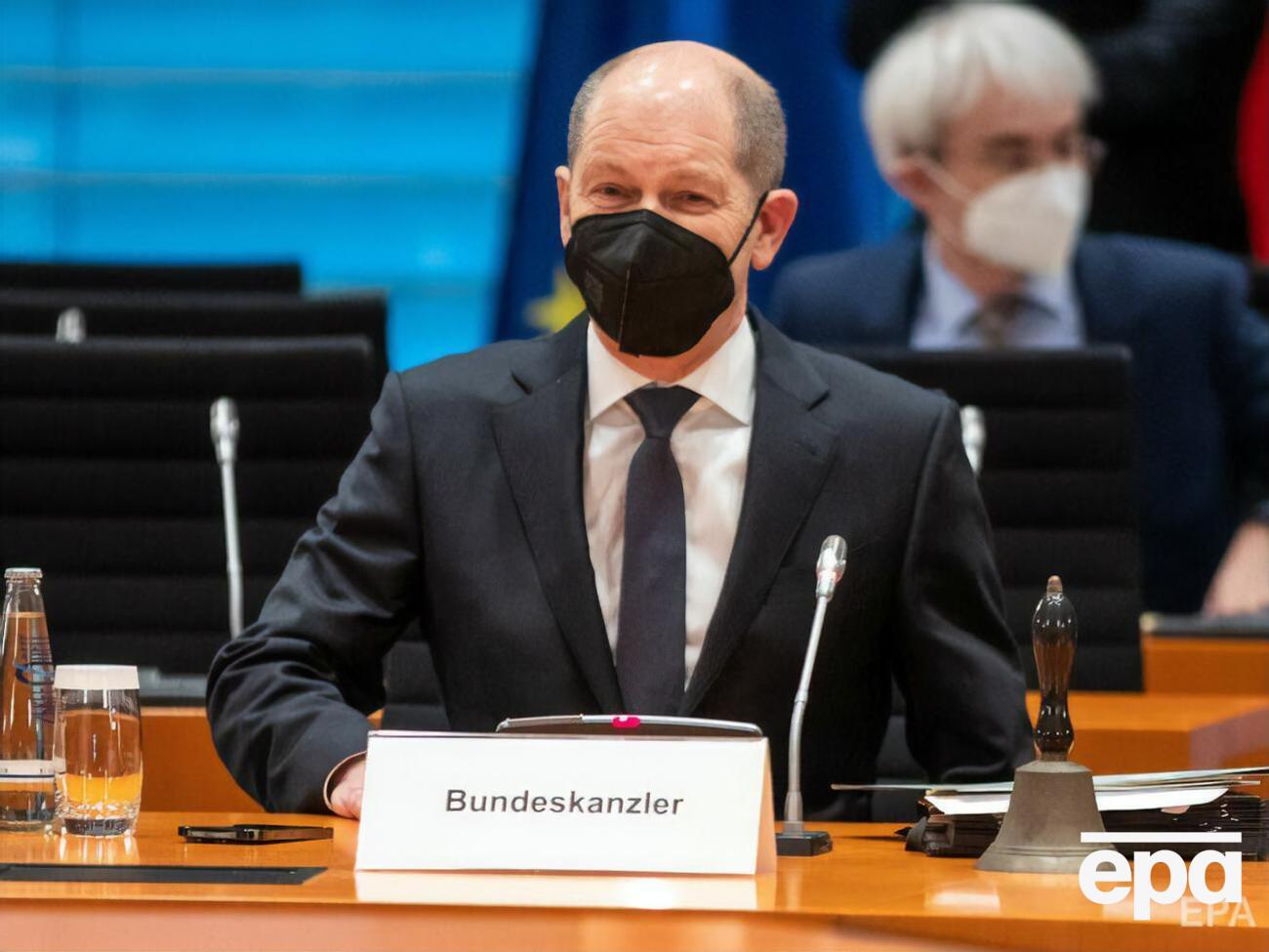 Германия, Франция вместе с Украиной и Россией пытаются выйти из нынешней "весьма запутанной ситуации", отметил Шольц