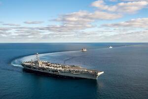 Авианосная ударная группа, в которую входит USS Harry S. Truman, впервые после холодной войны находится под командованием НАТО