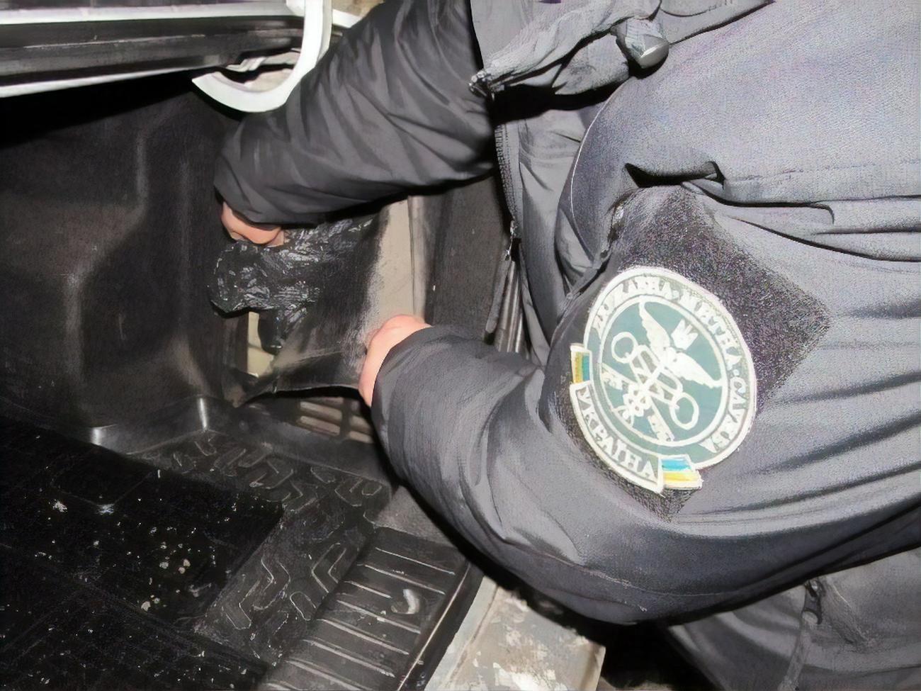 Демченко розповів, скільки мають отримувати митники