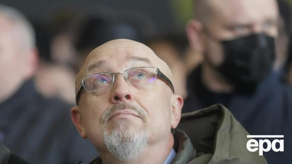 В данный момент продолжается первый этап формирования подразделений теробороны по штату мирного времени, отметил Резников