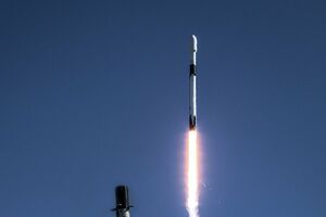 Спутник на орбиту доставила ракета Falcon 9