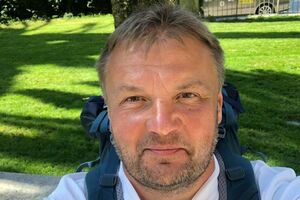 Трухин и его "Давай потихонечку я уйду в лес" – это уже как Леша-Мерседес, "Все пропало", "Елка". А значит, будет жестко бить по рейтингу Зеленского