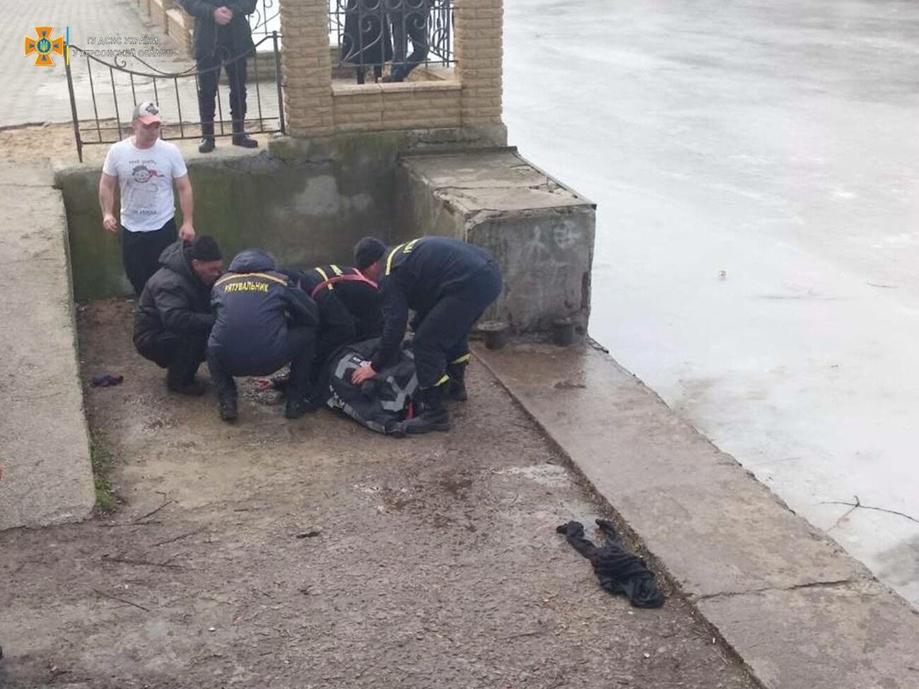 Спасатели делали ребенку искусственное дыхание, пока он не пришел в сознание