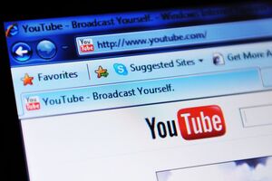 Канал "Перший незалежний" менш ніж за рік мовлення на YouTube мав понад 180 тис. підписників, а канал UkrLive за два місяці мовлення – 150 тис. підписників