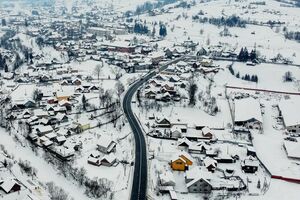 Траса Н-09 веде до багатьох визначних пам'яток Закарпаття