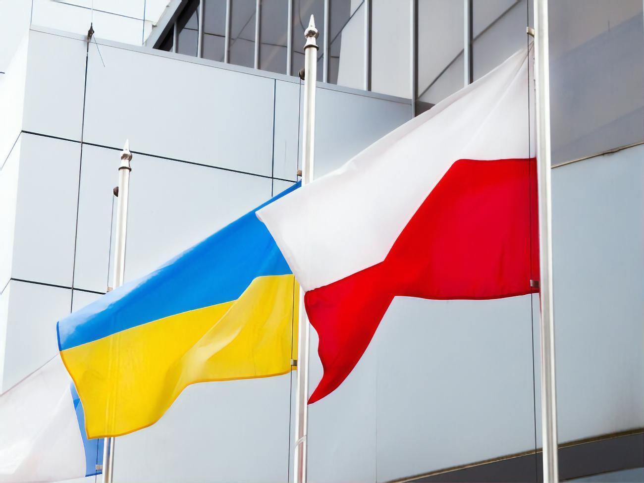 Польща активно підтримує Україну на тлі російської агресії
