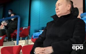 Британские журналисты утверждают, что в момент выхода украинских спортсменов Путин сидел с закрытыми глазами и сомкнутыми ладонями
