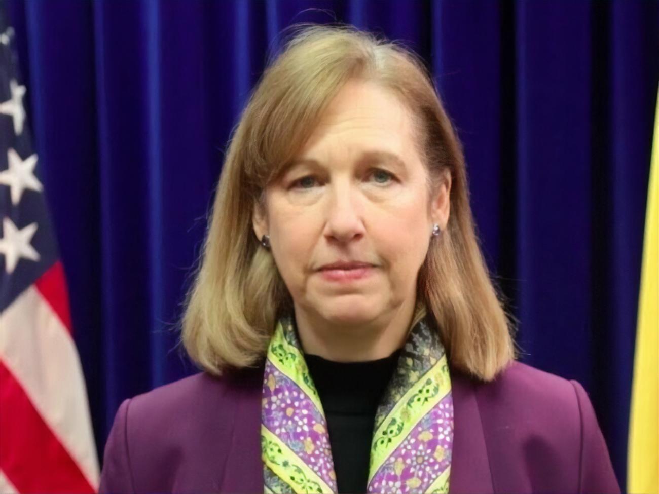 Квин: Надеемся, Россия сделает подсчеты, которые помогут понять, что агрессивные действия будут ошибкой