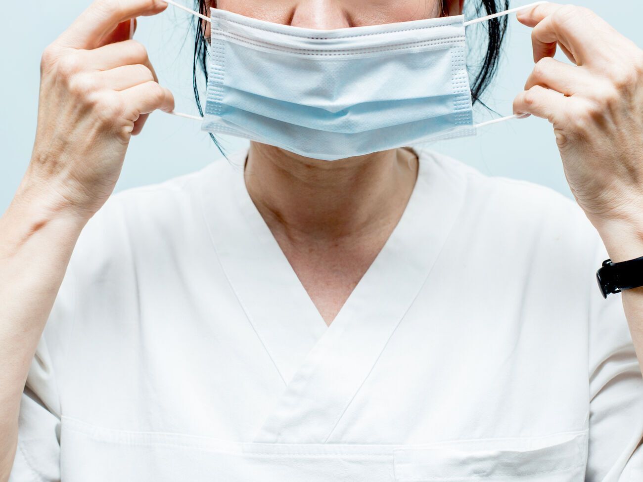 Добова захворюваність на коронавірусну інфекцію в Україні залишається близькою до рекордної