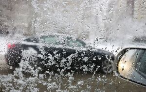 Синоптики попередили про ожеледь на дорогах