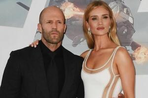 У Джейсона Стейтема и Роузи Хантингтон-Уайтли родилась девочка