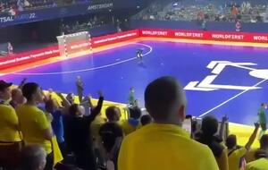 Украинские фанаты исполнили в Амстердаме "хит о Путине"