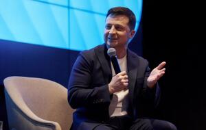 Даже если Украина более устойчива, чем думают американцы, Зеленский находится в безвыходном положении, пишет The Economist