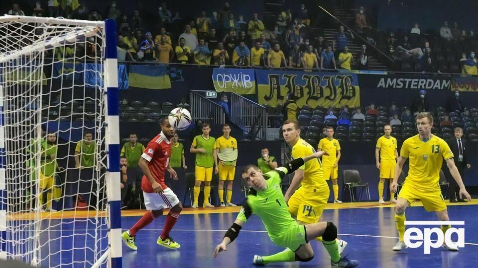 Украинцы болели за свою сборную на трибунах