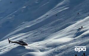 Для спасения попавших под лавины использовали вертолеты