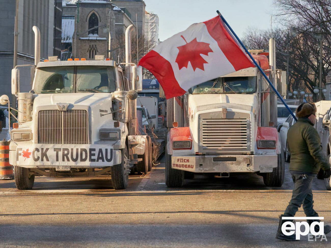 Мэр города заявил, что ситуация в столице "полностью вышла из-под контроля"