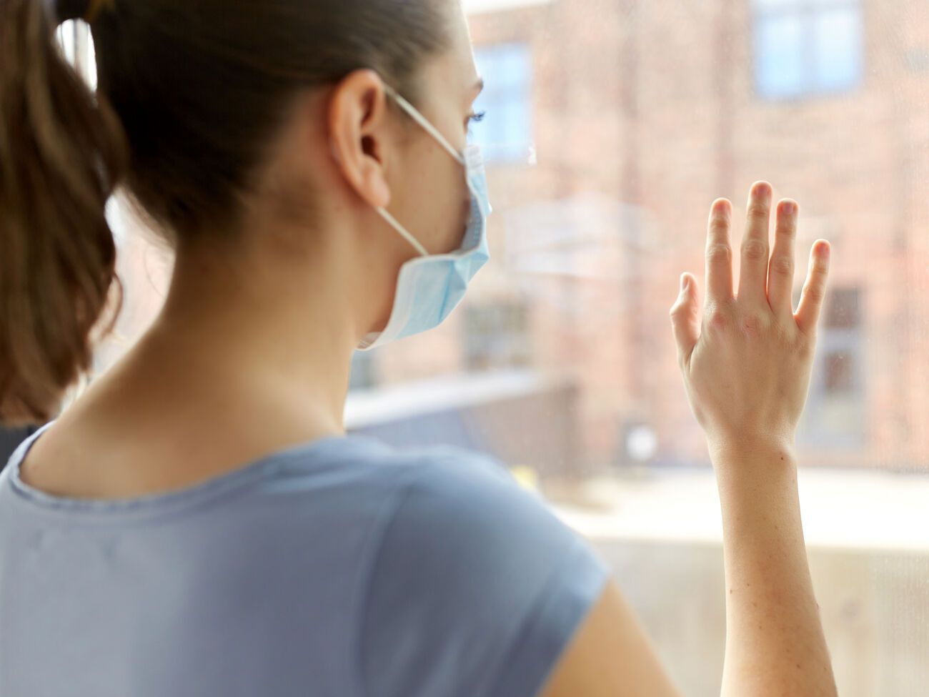 За день 2699 заболевших были госпитализированы