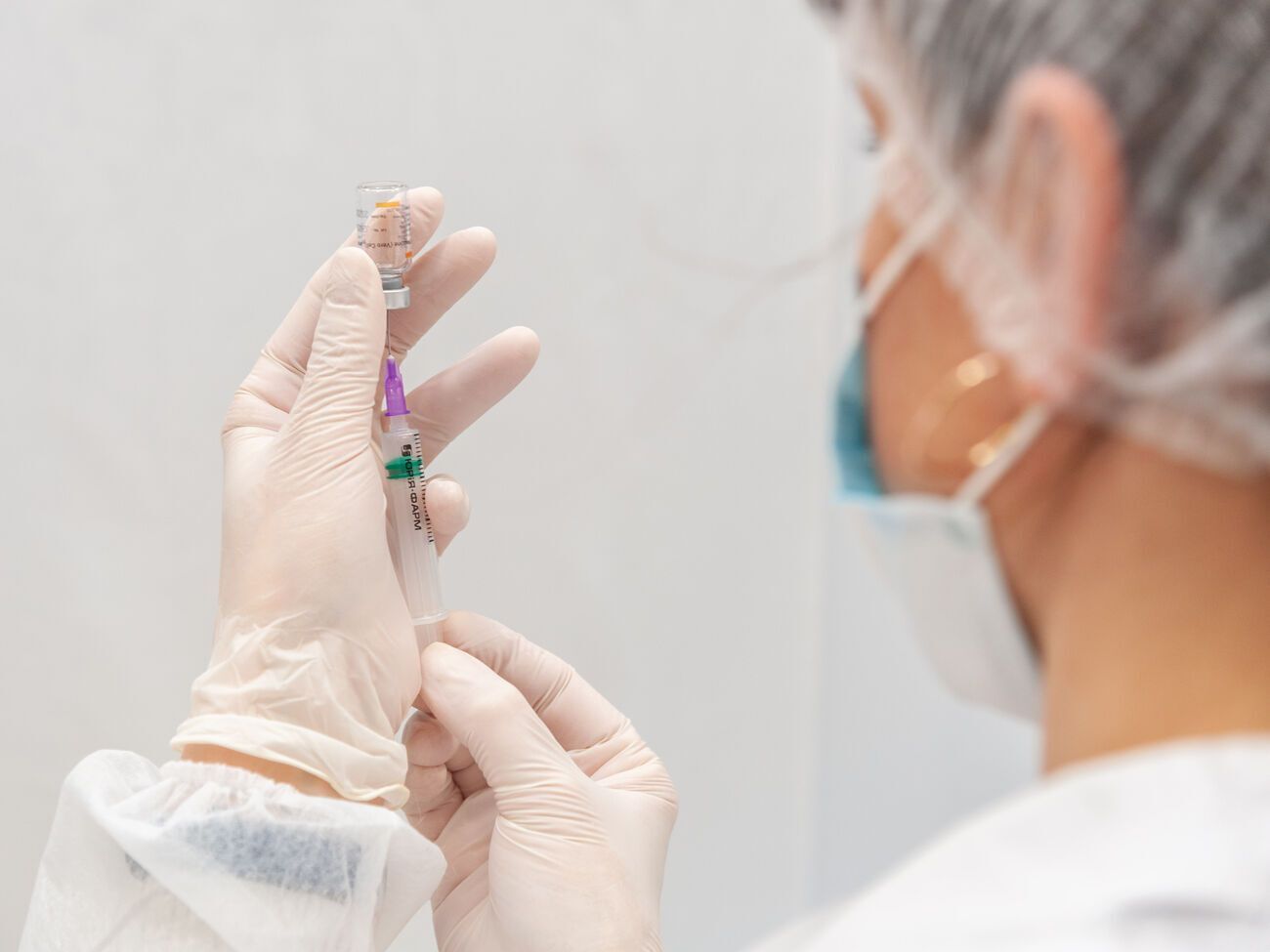 В общей сложности в Украине сделано 30,7 млн прививок от коронавируса