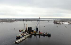 Контракт на будівництво мосту встановлює дедлайн до 2024 року, але проєкт можуть завершити раніше