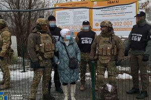 Задержанная – профессиональный картограф, она передавала оккупантам информацию о местах дислокации одной из бригад ВСУ, сообщили в СБУ