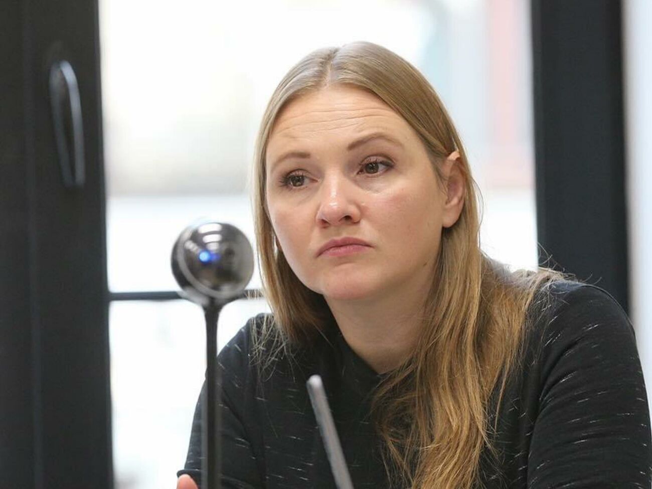 Ми на межі великої війни, але люди живуть повсякденними справами. На восьмому році війни сюрреалізм став способом життя