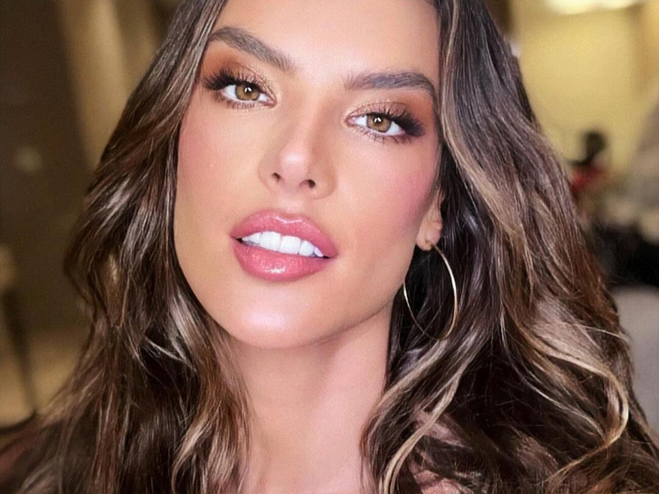 Амброзіо &ndash; мати двох дітей