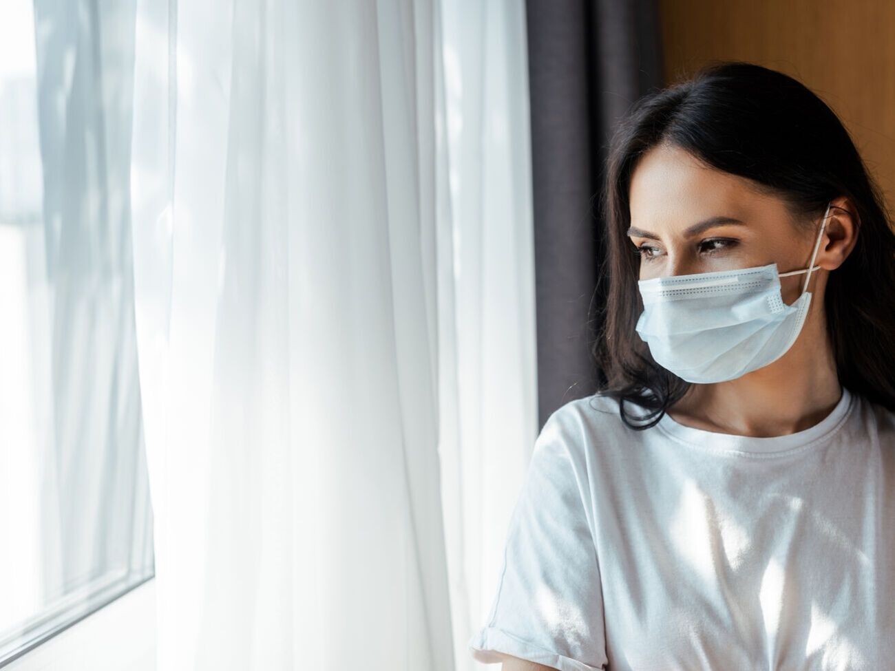 Самоізоляцію в Україні можна буде припиняти після п'яти днів із моменту виявлення симптомів або позитивного тесту на COVID-19, повідомили в МОЗ