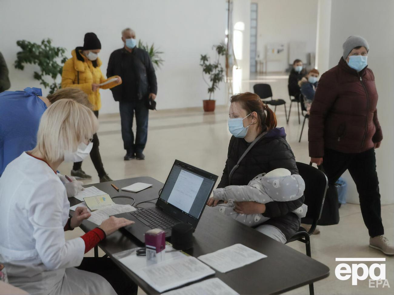 Упродовж минулого тижня в Україні зафіксовано понад 242 тис. випадків інфікування коронавірусом