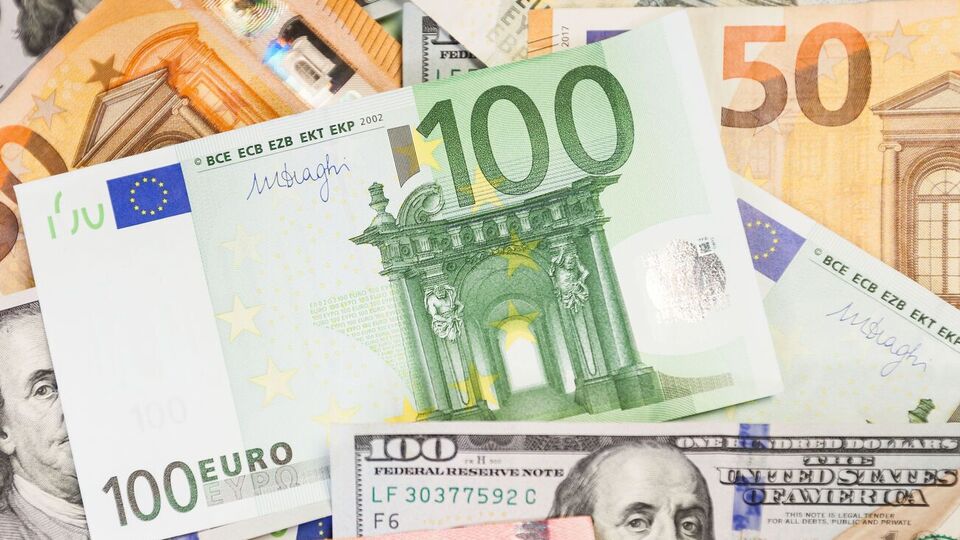 Курс гривні щодо долара зріс на 15 копійок, а щодо євро – на 20 копійок