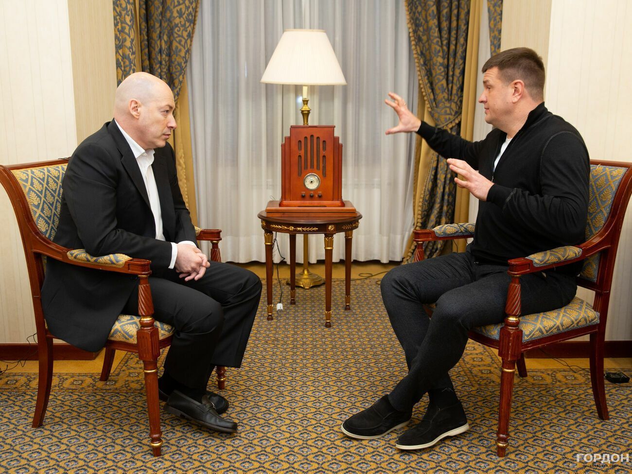 Бурба (справа) &ndash; Гордону: Отвечая на ваш вопрос: я готов подтверждаться&nbsp;