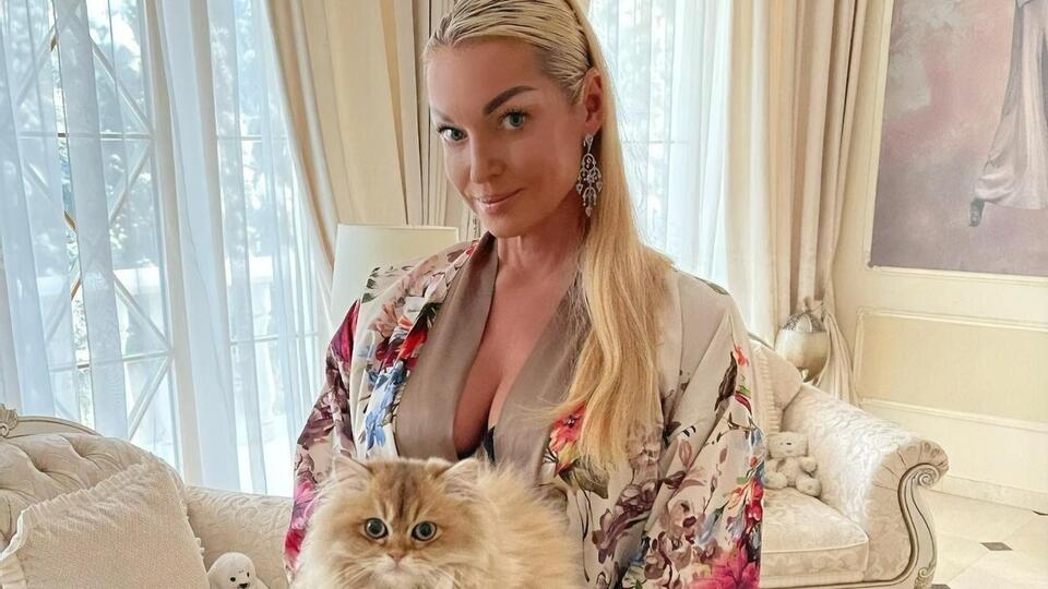 Волочкова заявила про намір пофарбувати свого кота
