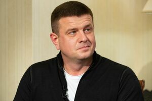 Бурба: Я точно знаю, что там есть "крот". Но я не знаю, как он работает