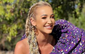 Бузова: "Мы плавимся… с тобой"