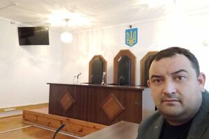Кузьминых днем 8 февраля сообщил, что находится в Житомирском апелляционном суде и опубликовал фото из зала