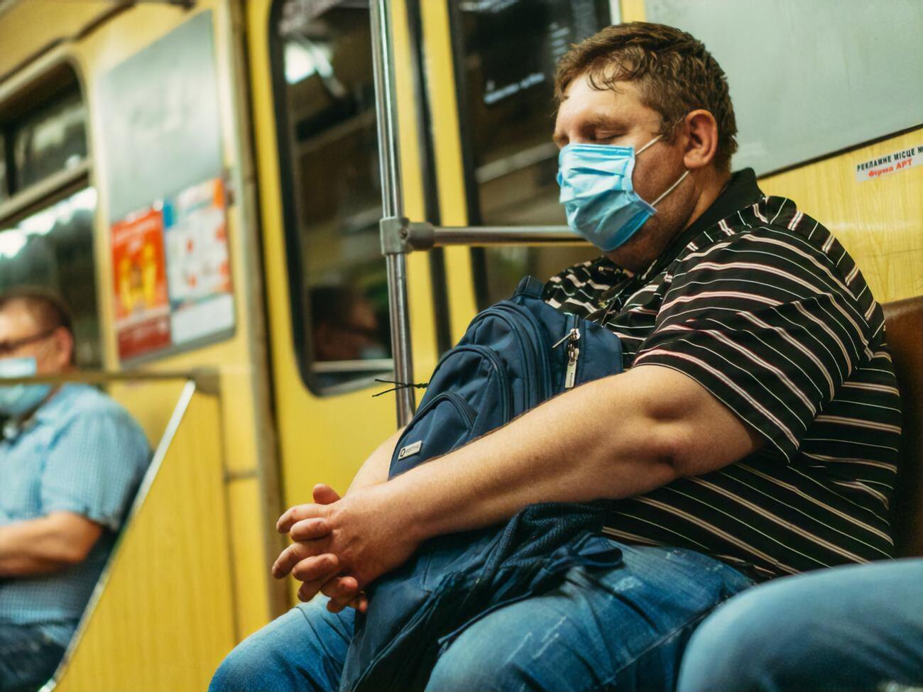 За все время пандемии в Украине COVID-19 заболело более 4,38 млн человек