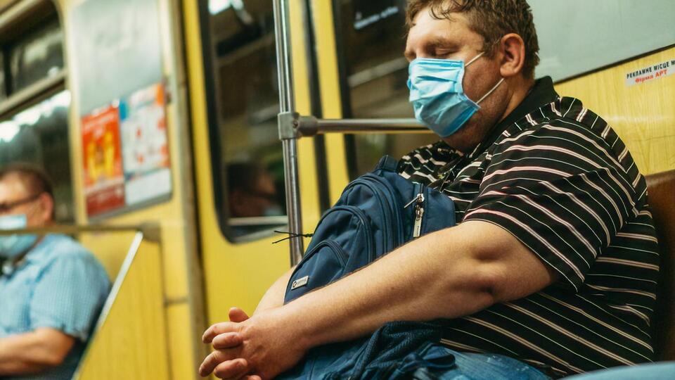 За все время пандемии в Украине COVID-19 заболело более 4,38 млн человек