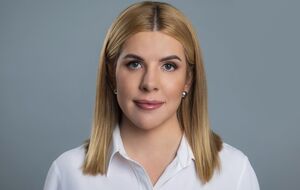 Кира Рудик: После того, как закон вступит в силу в мае 2022 года, он потенциально позволит Зеленскому затыкать рот украинским СМИ