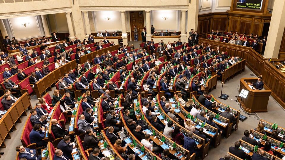 Лідери парламентського рейтингу "Європейська солідарність" та "Слуга народу" змінюють один одного залежно від методу проведеного соцопитування, зазначив Паніотто