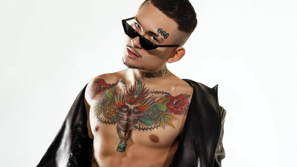 Morgenshtern: Это что получается – этой татуировке пять лет, и я пять лет через все границы мира возил наркотики?