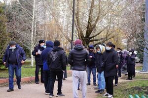 По данным правозащитников, российские силовики задержали четырех человек