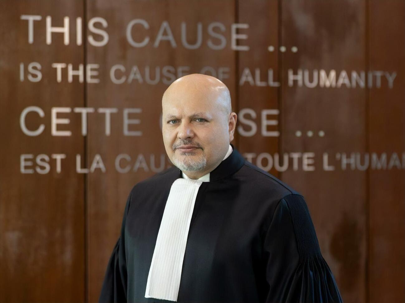 Расследование охватит преступления, "совершенные любой стороной конфликта на любой части территории Украины", подчеркнул Хан