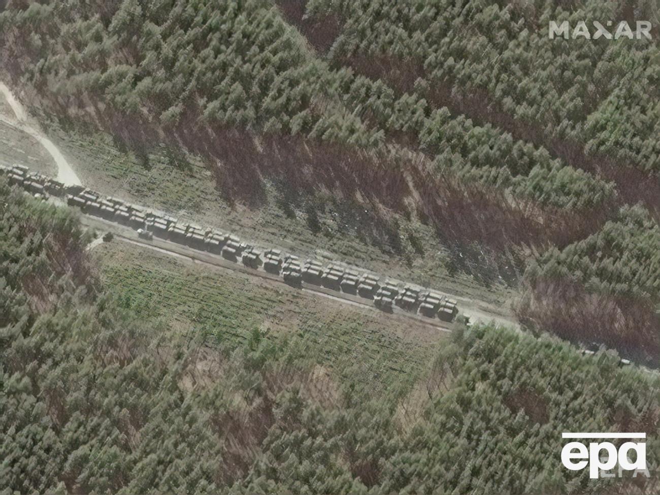 Аналітики повідомили, що колона російських військ біля столиці розтяглася на 60 км