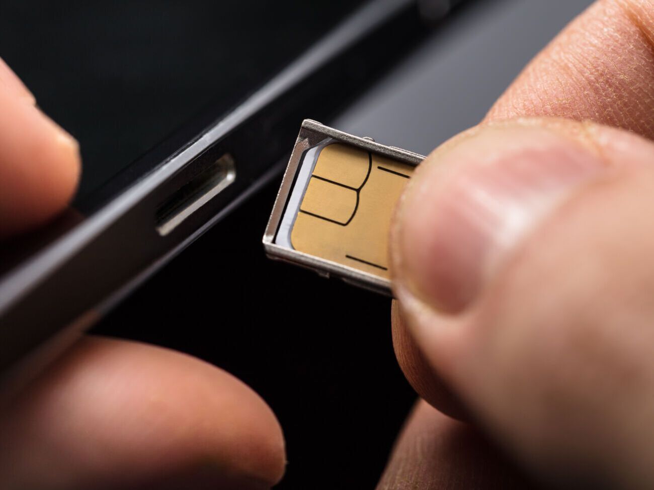 В случае потери сим-карты украинцев призвали немедленно сообщить об этом своему мобильному оператору