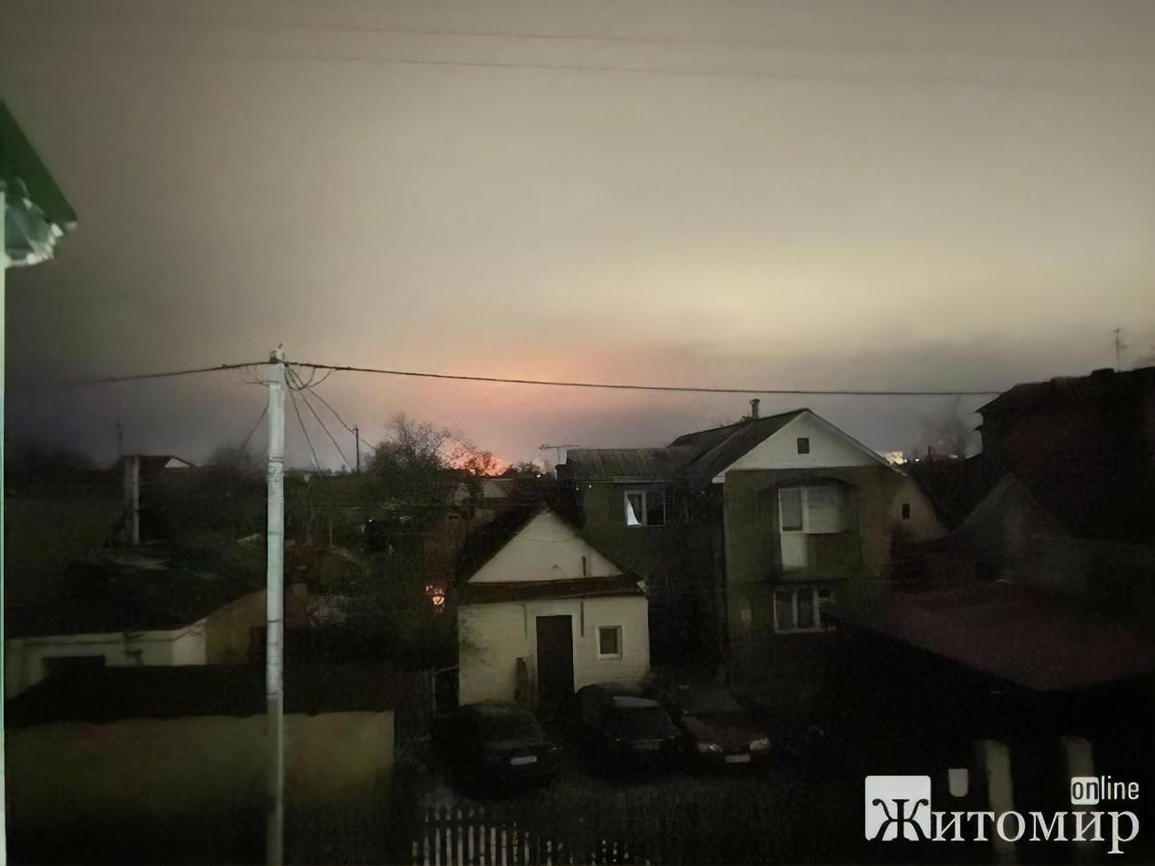 В результате авиаудара по Житомиру повреждены 10 жилых домов